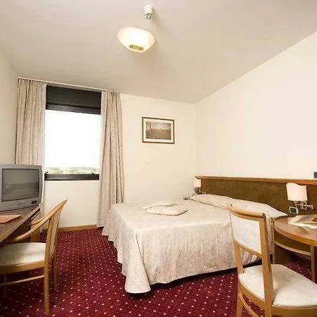 Toscana Ambassador Hotel 4*
